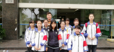 南京商业学校“援爱”志愿者助力南京马拉松